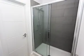 Modern & Cosy 2 Bedroom Bolton Apartment - Image 4