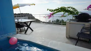 Alanya Centre Sea View Roof Terrace Beach location - Image 5
