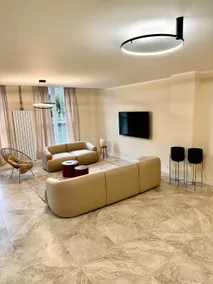Renovated 5 room luxury standard apartment on 350 sqm - Image 3