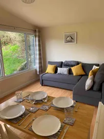 Secluded wooden bungalow on the SW coast path. - Image 2