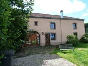 Renovated accommodation with private outdoor spa - Image 2