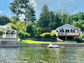 Waterfront Three bedroom in Saugerties w/ Hot Tub - Image 3