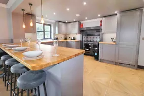 Unique Cottage Next to Wildlife Park - Sleeps 6 - Image 4