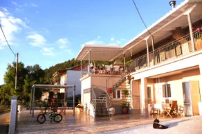 ”Pure Blue” Apartment next to Porto Katsiki - Image 4
