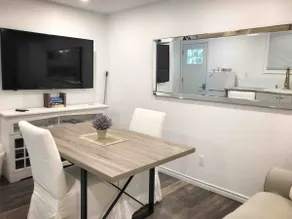 Romantic Golden Spa Suite w/shared Hot Tub, Sauna - Image 3