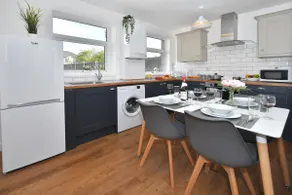 Orion House - sleeps 6, driveway, garden - Image 5