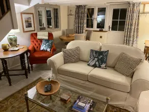 Gower Villa Luxury Cottage, 2 bedroom en-suite with Hot Tub - Image 3
