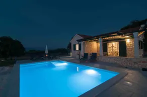 Ferienhaus mit Grill, Garten und privatem Pool - Image 3