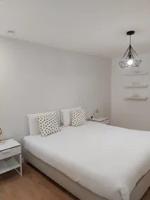 Modern and super equipped apartment in the center - Image 4