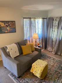 The Honey Bee Airbnb! Lovely 1-bed in Wilmington - Image 2
