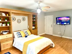 Town & Country Hideaway - Image 5