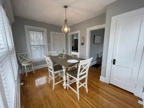 Laura’s Simply Charming Cottage - Image 5