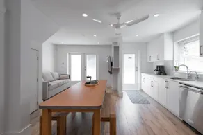 2-bedroom, 2-full-bath cottage in Vancouver - Image 4