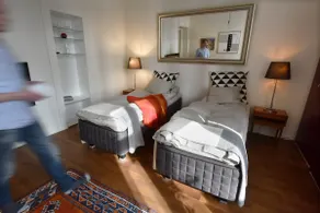 A Roomy Art Nouveau Flat -next to the Railway Stn - Image 2