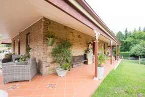 Cozy Stone Cottage Sleeps 11 people with fire plac - Image 5