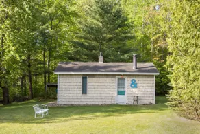 Two Trees Lake Huron Cottage, dog friendly - Image 2