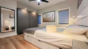 The Cozy Cove Modern King-Bedroom Full Apartment - Image 4