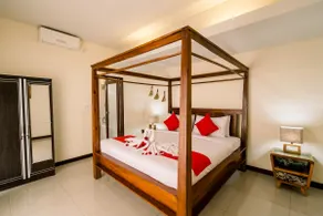 Seminyak Private Villa 100m shop, cafe, restaurant - Image 3