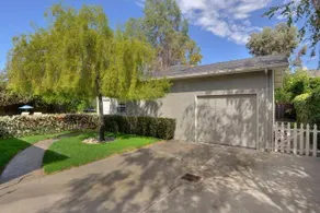 Spacious cottage xclnt location near Apple Campus! - Image 2