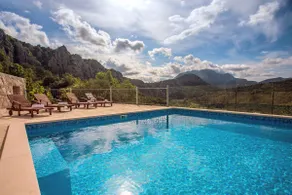 Villa Eagle's Dream with heated pool & jacuzzi - Image 3