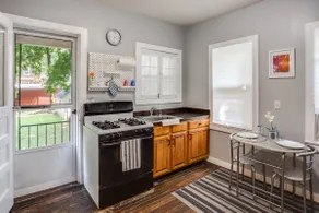 Artists’ 1BR Apartment on Upper Monroe - Image 3