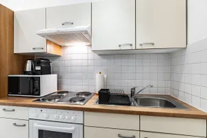Spacious 3-room apt. 15 min to the city center - Image 3