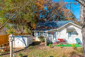 Granny's Place -  Historic Country Cottage- PET FRIENDLY! - Image 4