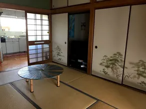 Entire house with parking for 3 cars. How about using it as a base camp for your trip to Minami-Kyushu? - Image 4