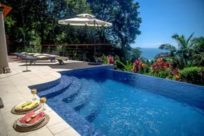 4 Bedroom, Walk to beach, Infinity Pool, Fast WIFI - Image 3