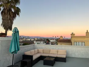 Hear the Surf from the Rooftop Deck! 3B/2B House - Vacation or Work at the Beach - Image 3