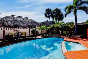 Heated pool/Hot tub/Family Friendly/Walk to Beach - Image 3