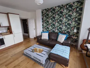 The Snug: Quirky 2 bed close to the city centre - Image 2
