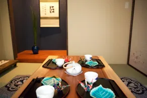 Near Kobe Sta/Traditional Japanese interior design - Image 2