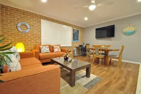 Happy Pelican. Spacious modern Garden Cottage - Image 3