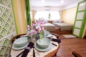 Canal Touched Family Room B/ MRT/ Boat Bus/Market - Image 2
