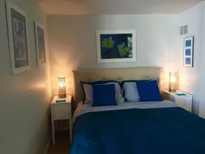 Lake Dr. Cottage with Lovely Garden and Parking - Image 2