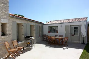 ”La Grange” House – Spacious and Bright - Image 3