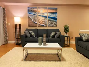LAKEFRONT HOME NEAR DOWNTOWN CHARLESTON|4 BEDROOMS - Image 2