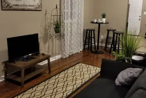 ❤The Indy Apartment with FREE PARKING/WIFI❤ - Image 3