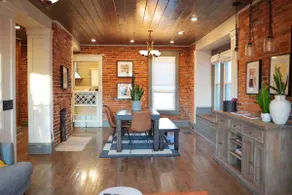 Exposed Brick 4 Bedroom - 5 minutes from downtown - Image 3