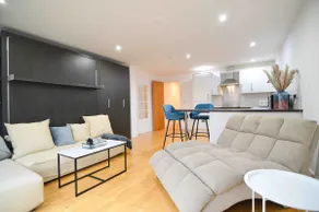 Cosy, Centrally Located Studio With Gated Parking! - Image 3