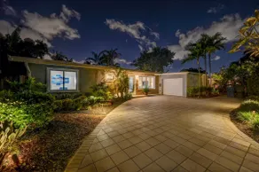 Private Tropical Oasis Heated Salt Pool/Spa - Image 3