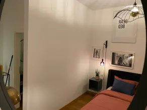 Double size bed I Hypercentre I Close to Royal Opera - Image 4