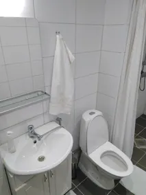 Guest house with own entrance - Image 4