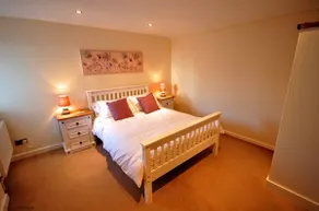 Anker Cottage - Nyd masser af plads i dette fantastiske åbne planlagte, omvendte niveauhus. - Image 3