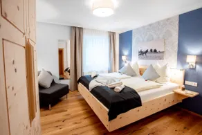 Family apartment with balcony, pool at Lake Turnersee - Image 4