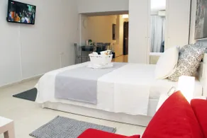Modern studio in the heart of the city - Image 4