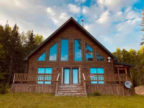 Chalet on the lake - Image 2