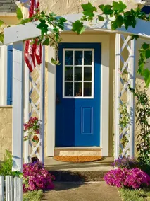 Cozy Cottage by the Lake - Image 3