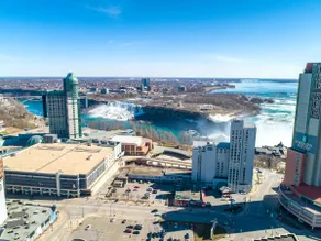Niagara Falls,Canada, Prime Location,Free parking! - Image 3
